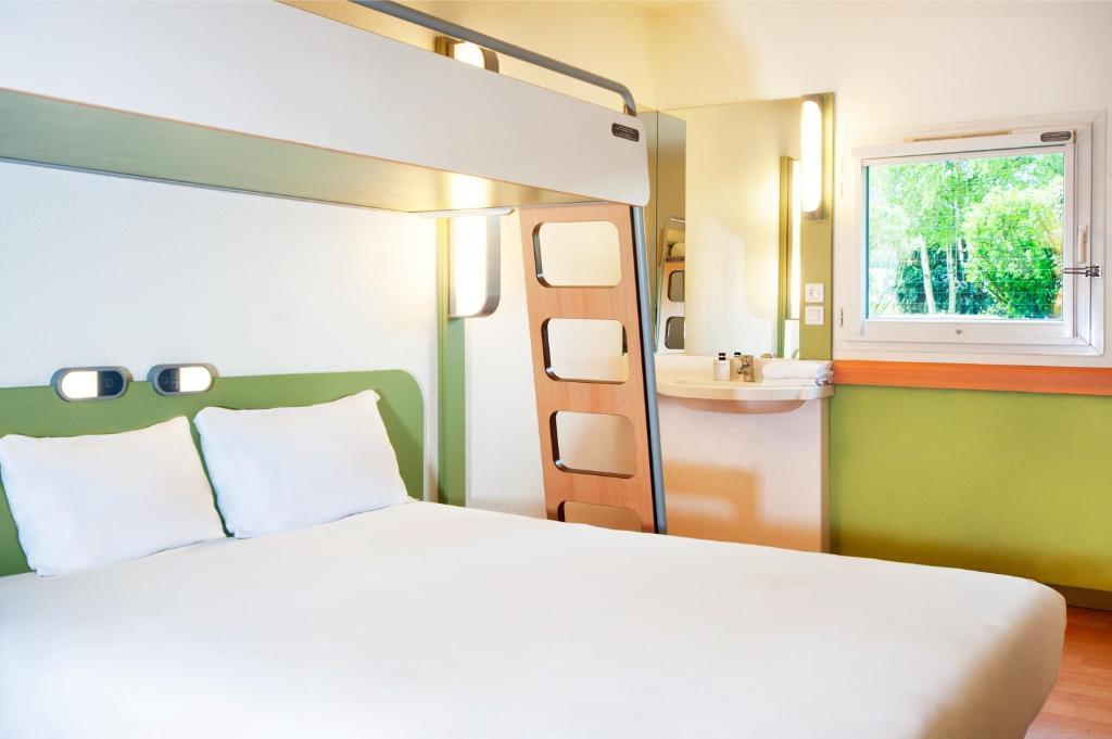 Ibis Budget Concarneau Bagian luar foto