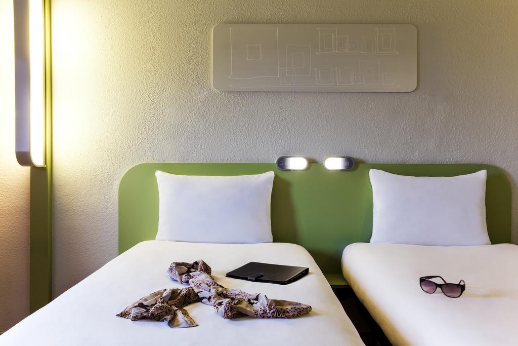 Ibis Budget Concarneau Bagian luar foto