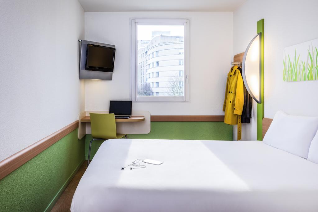 Ibis Budget Concarneau Bagian luar foto