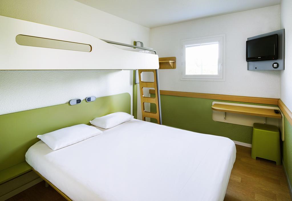 Ibis Budget Concarneau Bagian luar foto